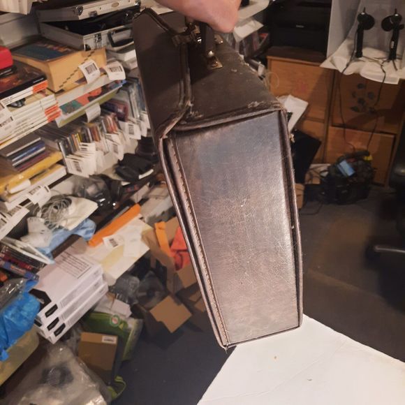 21 Vintage Cassettes - CCM Collection and Case - Picture 5 of 13